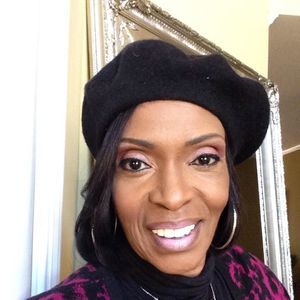 Meet your Posher, Vivian